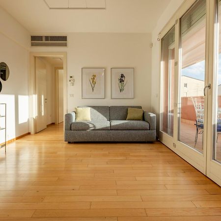 Appartamento Iris -Due Ampie Terrazze Vista Duomo ฟลอเรนซ์ ภายนอก รูปภาพ